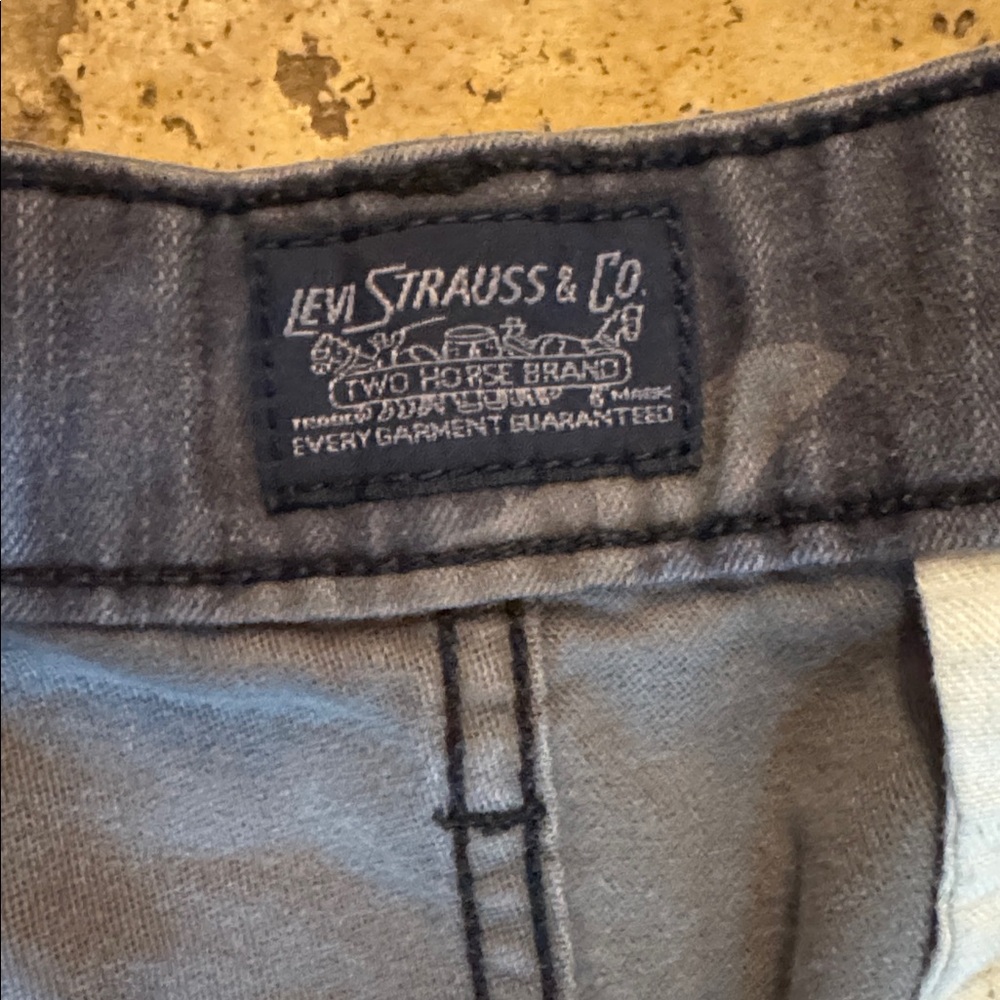 Levi's Camouflage Cargo Shorts - Picture 2 of 8